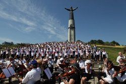 Чебоксары спели хором со всей страной Чебоксары спели хором со всей страной