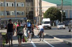 В Чебоксарах на этой неделе проложат 4,5 км велодорожек В Чебоксарах на этой неделе проложат 4,5 км велодорожек