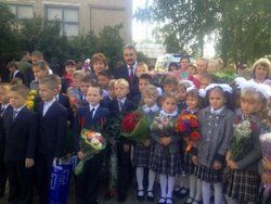 Более 5,5 тысяч первоклашек в Чебоксарах празднуют начало нового учебного года Более 5,5 тысяч первоклашек в Чебоксарах празднуют начало нового учебного года