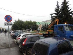 в Чебоксарах стоянка под запрещающими знаками недопустима! в Чебоксарах стоянка под запрещающими знаками недопустима!