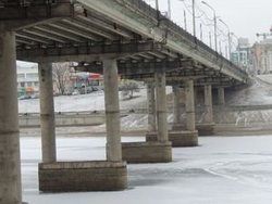 В Чебоксарах укрепили проблемный конус Московского моста с помощью георешетки В Чебоксарах укрепили проблемный конус Московского моста с помощью георешетки