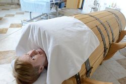 Югорские пенсионеры лечатся в лучшем отеле окружной столицы Югорские пенсионеры лечатся в лучшем отеле окружной столицы