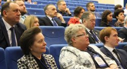 Наталья Комарова: «На телевидении надо открыть программу о работе лучших Советов МКД» Наталья Комарова: «На телевидении надо открыть программу о работе лучших Советов МКД»