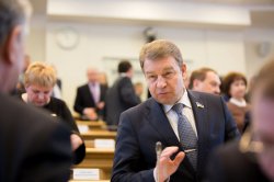 Депутат Алексей Андреев прокомментировал отчет Главы Югры Натальи Комаровой о работе окружного Правительства за 2017 год. Депутат Алексей Андреев прокомментировал отчет Главы Югры Натальи Комаровой о работе окружного Правительства за 2017 год.