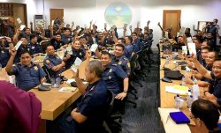 Национальная полиция Филиппин применяет Дорогу к счастью