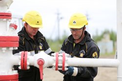 ООО «РН-Юганскнефтегаз» добыло 135 миллионную тонну нефти на Приразломном месторождении