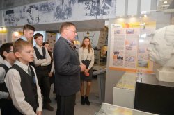 Нижневартовские школьники побывали в корпоративном музее акционерного общества «Самотлорнефтегаз» Нижневартовские школьники побывали в корпоративном музее акционерного общества «Самотлорнефтегаз»