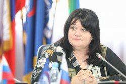 Наталья Западнова: Государственная Дума приняла необходимую меру, для того чтобы права женщин, работающих на селе, не были ущемлены. Наталья Западнова: Государственная Дума приняла необходимую меру, для того чтобы права женщин, работающих на селе, не были ущемлены.