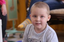 Шаг за шагом. Как пятилетний мальчик борется с опухолью