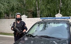 Сотрудники Росгвардии задержали злоумышленника, открыто похитившего алкогольную продукцию Сотрудники Росгвардии задержали злоумышленника, открыто похитившего алкогольную продукцию