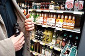 За минувшие выходные в Саранске росгвардейцы задержали ряд лиц, подозреваемых в хищениях с объектов торговой сферы За минувшие выходные в Саранске росгвардейцы задержали ряд лиц, подозреваемых в хищениях с объектов торговой сферы