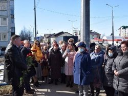В Мегионе установлена мемориальная доска в память о медсестре Светлане Звездилиной, погибшей от ковида В Мегионе установлена мемориальная доска в память о медсестре Светлане Звездилиной, погибшей от ковида