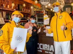Итальянские волонтеры продолжают помогать населению, поскольку страна борется с третьей волной коронавируса (Италия)
