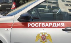 В Уфе росгвардейцы задержали парня и двух девушек, бурно выяснявших отношения в гостинице