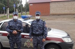 В Оренбуржье росгвардейцы оказали содействие сотрудникам полиции в задержании жительницы Самары, имевшей при себе наркотическое вещество В Оренбуржье росгвардейцы оказали содействие сотрудникам полиции в задержании жительницы Самары, имевшей при себе наркотическое вещество