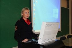 В Карелии офицер Росгвардии выступила с докладом на межрегиональной научно-практической конференции В Карелии офицер Росгвардии выступила с докладом на межрегиональной научно-практической конференции
