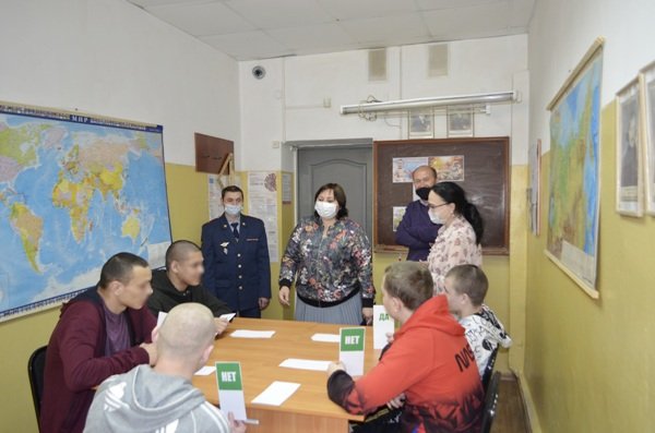 СИЗО-1 УФСИН России по Курганской области посетила детский омбудсмен Алена Лопатина СИЗО-1 УФСИН России по Курганской области посетила детский омбудсмен Алена Лопатина