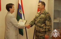 Начальник территориального управления Росгвардии поздравил с Днём России и поблагодарил за активное сотрудничество учреждения и общественные организац Начальник территориального управления Росгвардии поздравил с Днём России и поблагодарил за активное сотрудничество учреждения и общественные организац