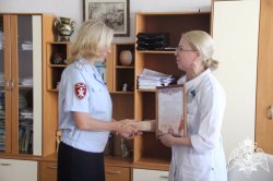 Начальник Управления Росгвардии по Тюменской области поздравил медицинских работников с профессиональным праздником Начальник Управления Росгвардии по Тюменской области поздравил медицинских работников с профессиональным праздником