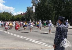 Росгвардия обеспечила безопасность и антитеррористическую защищённость праздничных мероприятий в Тюменской области Росгвардия обеспечила безопасность и антитеррористическую защищённость праздничных мероприятий в Тюменской области