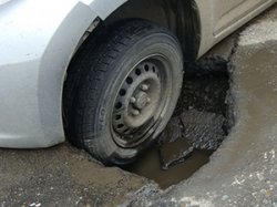В Кузбассе житель Мариинска через суд взыскал с местной администрации более 300 тыс рублей за повреждение своего автомобиля В Кузбассе житель Мариинска через суд взыскал с местной администрации более 300 тыс рублей за повреждение своего автомобиля