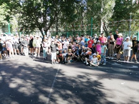 В Самаре транспортные полицейские провели зарядку с ребятами, отдыхающими в детском оздоровительном лагере В Самаре транспортные полицейские провели зарядку с ребятами, отдыхающими в детском оздоровительном лагере
