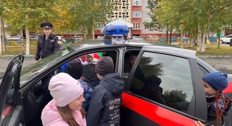 Территориальные органы вневедомственной охраны. С праздником вневедомственной охраны. Росгвардия вневедомственная охрана. Ово праздник вневедомственная охрана.