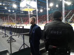 ОМОН Росгвардии обеспечил безопасность хоккейного матча в Череповце ОМОН Росгвардии обеспечил безопасность хоккейного матча в Череповце