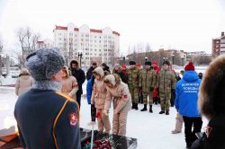 Росгвардия на Ямале принимает участие в мероприятиях ко Дню Героев Отечества Росгвардия на Ямале принимает участие в мероприятиях ко Дню Героев Отечества
