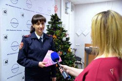 Росгвардия рассказала ямальским радиослушателям о том, как безопасно встретить Новый год (ВИДЕО) Росгвардия рассказала ямальским радиослушателям о том, как безопасно встретить Новый год (ВИДЕО)