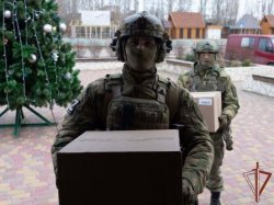 Детей из Херсонской и Запорожской областей росгвардейцы поздравили с Новым годом Детей из Херсонской и Запорожской областей росгвардейцы поздравили с Новым годом
