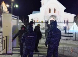 На Ямале сотрудники Росгвардии обеспечили охрану правопорядка в период Рождественских Богослужений На Ямале сотрудники Росгвардии обеспечили охрану правопорядка в период Рождественских Богослужений