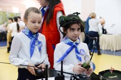Росгвардия приняла участие в открытии первичных отделений Российского движения детей и молодёжи "Движение первых" на Ямале (Фото) Росгвардия приняла участие в открытии первичных отделений Российского движения детей и молодёжи "Движение первых" на Ямале (Фото)