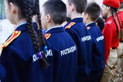 Росгвардия приняла участие в открытии первичных отделений Российского движения детей и молодёжи "Движение первых" на Ямале (Фото) Росгвардия приняла участие в открытии первичных отделений Российского движения детей и молодёжи "Движение первых" на Ямале (Фото)