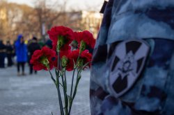 В Челябинске росгвардейцы почтили память воинов, исполнявших служебный долг за пределами Отечества В Челябинске росгвардейцы почтили память воинов, исполнявших служебный долг за пределами Отечества