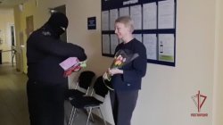 Архангельские омоновцы поздравили вдов и матерей погибших товарищей с Международным женским днем Архангельские омоновцы поздравили вдов и матерей погибших товарищей с Международным женским днем