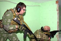 Офицеры Росгвардии проводят курсы начальной военной подготовки для ямальцев Офицеры Росгвардии проводят курсы начальной военной подготовки для ямальцев
