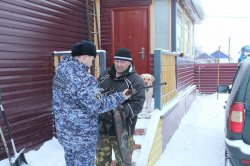 В Нарьян-Маре инспекторы Росгвардии рассказали о правилах безопасного хранения гражданского оружия