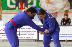 Ямальские росгвардейцы завоевали золотую и бронзовые медали Чемпионата по дзюдо Уральского округа войск национальной гвардии (ВИДЕО) Ямальские росгвардейцы завоевали золотую и бронзовые медали Чемпионата по дзюдо Уральского округа войск национальной гвардии (ВИДЕО)