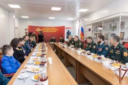 Генерал армии Виктор Золотов встретился с династиями росгвардейцев в московском президентском кадетском училище им. М.А. Шолохова Генерал армии Виктор Золотов встретился с династиями росгвардейцев в московском президентском кадетском училище им. М.А. Шолохова