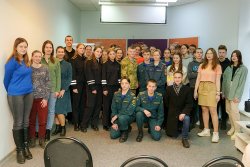 Новгородские росгвардейцы провели мастер-класс для молодежи по основам репортерской работы Новгородские росгвардейцы провели мастер-класс для молодежи по основам репортерской работы