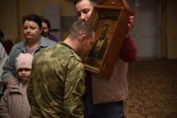 В грозненское соединение Росгвардии привезли уникальный образ преподобного Серафима Саровского В грозненское соединение Росгвардии привезли уникальный образ преподобного Серафима Саровского