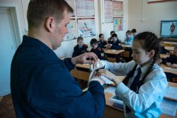 Ямальским кадетам из подшефного класса Росгвардии рассказали об основах оказания первой медицинской помощи Ямальским кадетам из подшефного класса Росгвардии рассказали об основах оказания первой медицинской помощи