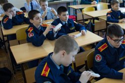 Ямальским кадетам из подшефного класса Росгвардии рассказали об основах оказания первой медицинской помощи Ямальским кадетам из подшефного класса Росгвардии рассказали об основах оказания первой медицинской помощи