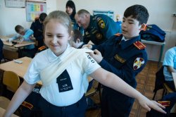 Ямальским кадетам из подшефного класса Росгвардии рассказали об основах оказания первой медицинской помощи Ямальским кадетам из подшефного класса Росгвардии рассказали об основах оказания первой медицинской помощи