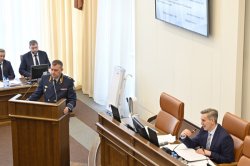 Начальник ГУФСИН по Красноярскому краю Андрей Попето выступил перед депутатами краевого парламента с докладом о деятельности управления в 2022 году Начальник ГУФСИН по Красноярскому краю Андрей Попето выступил перед депутатами краевого парламента с докладом о деятельности управления в 2022 году