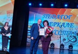 Александр Колодич поздравил танцующих и поющих педагогов Нефтеюганска Александр Колодич поздравил танцующих и поющих педагогов Нефтеюганска
