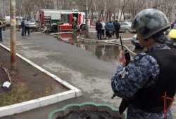Сотрудники Росгвардии оказали содействие спасателям при ликвидации пожара в Тюмени Сотрудники Росгвардии оказали содействие спасателям при ликвидации пожара в Тюмени