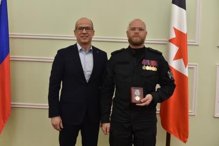 В Удмуртии росгвардейцам, отличившимся в ходе специальной военной операции вручили государственные награды В Удмуртии росгвардейцам, отличившимся в ходе специальной военной операции вручили государственные награды