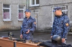 Сотрудники Росгвардии провели для школьников урок мужества в Калининграде Сотрудники Росгвардии провели для школьников урок мужества в Калининграде